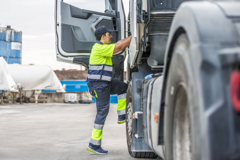How Old Do You Have to Be to Be an HGV Driver?