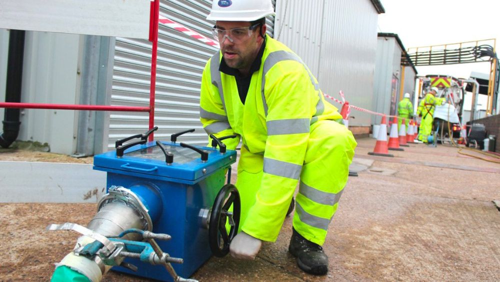 What does a drainage engineer do?